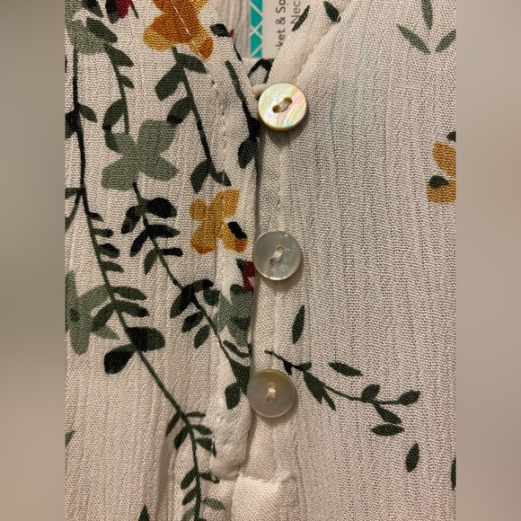 White Floral Sleeveless Top (multicolor) - Picture 5 of 13